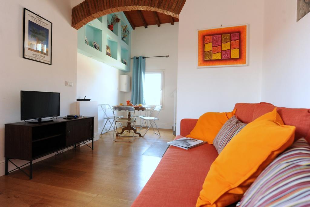 Acacia Firenze - Ciclamino Apartment Luaran gambar