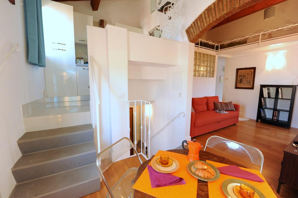 Acacia Firenze - Ciclamino Apartment Luaran gambar